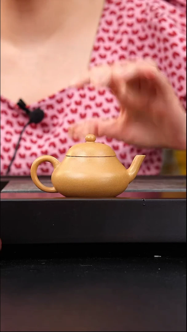 茶壶紫砂宝山绿泥梨形140cc张雳