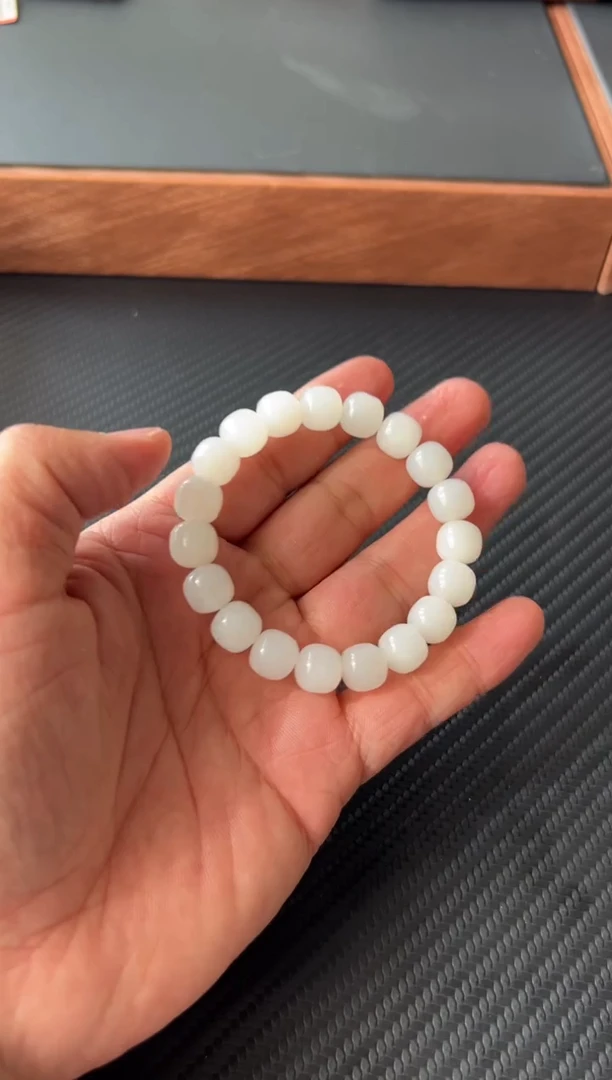 手串未镶嵌和田玉黑山微色差卡10苹果珠m