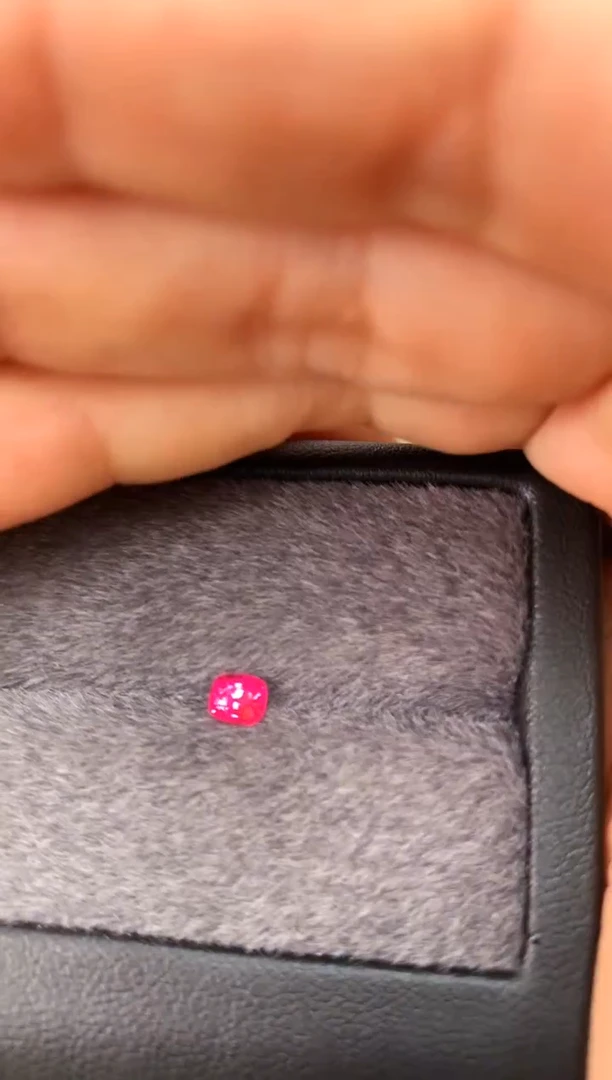 未镶嵌裸石定制尖晶石枕型 绝地 0.47ct