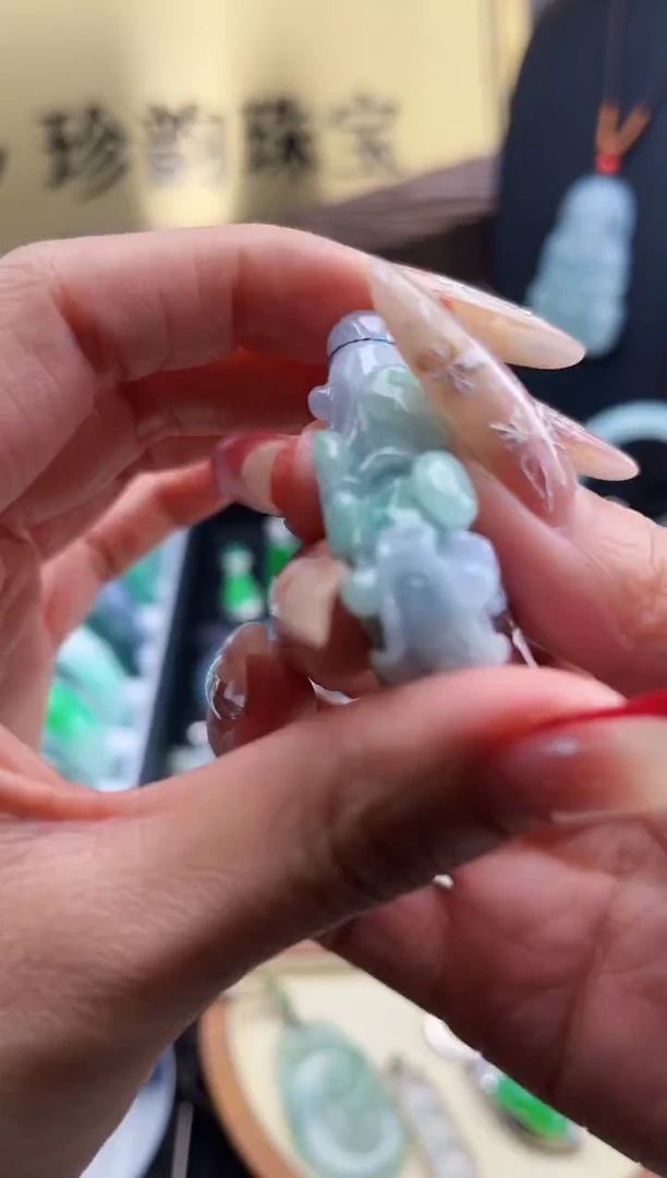 【闪购商品】翡翠颈饰未镶嵌吊坠