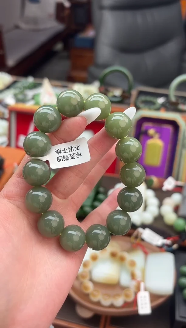 未镶嵌手串和田玉董小姐推荐 多样性发货 拍一发一qml16