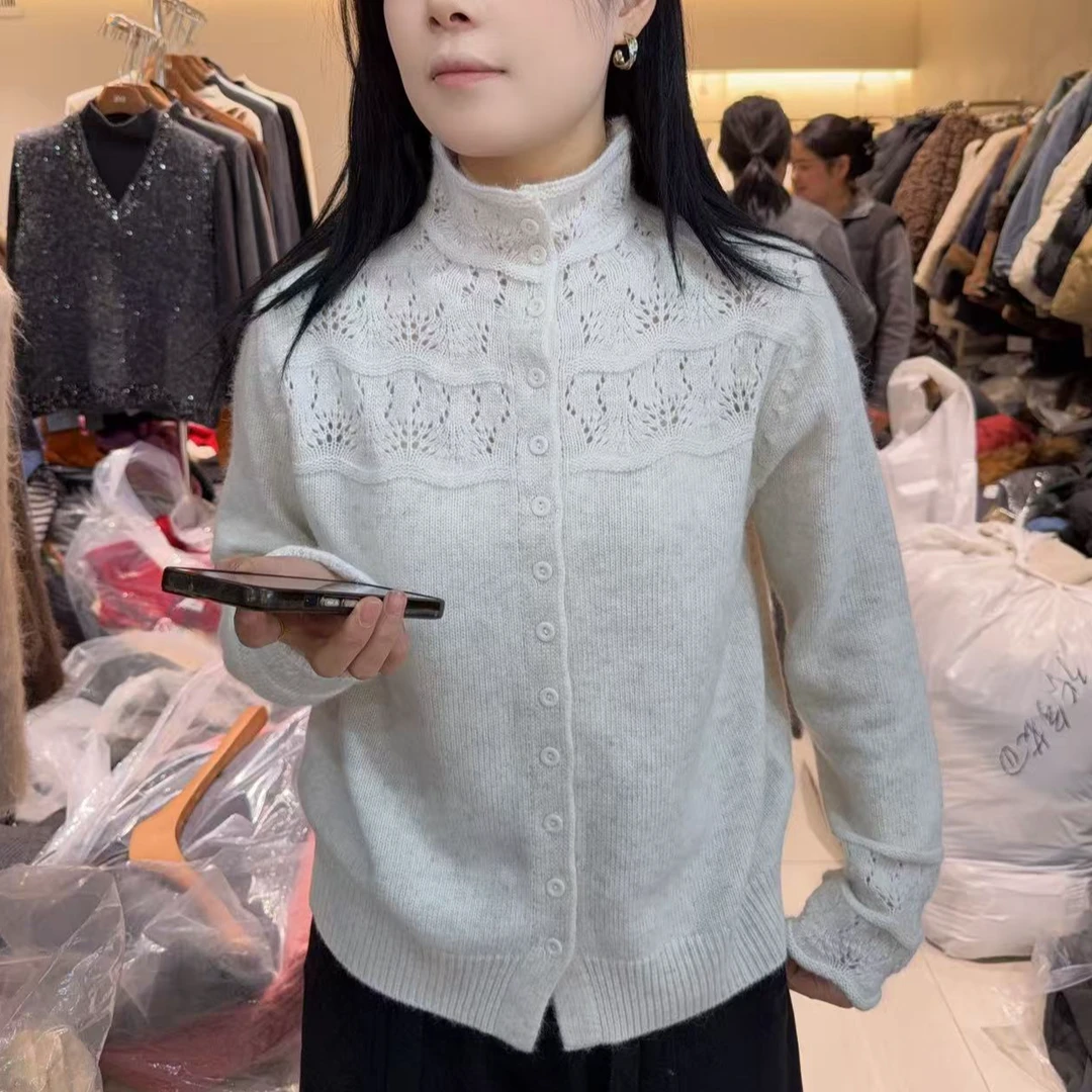 新款钩花镂空立领羊毛针织衫