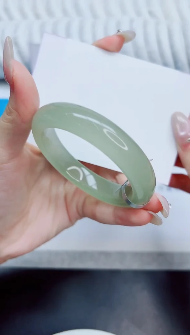 未镶嵌手镯石英质玉38/51.9