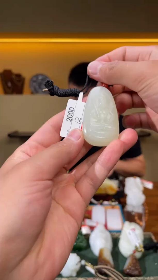 和田玉未镶嵌颈饰1