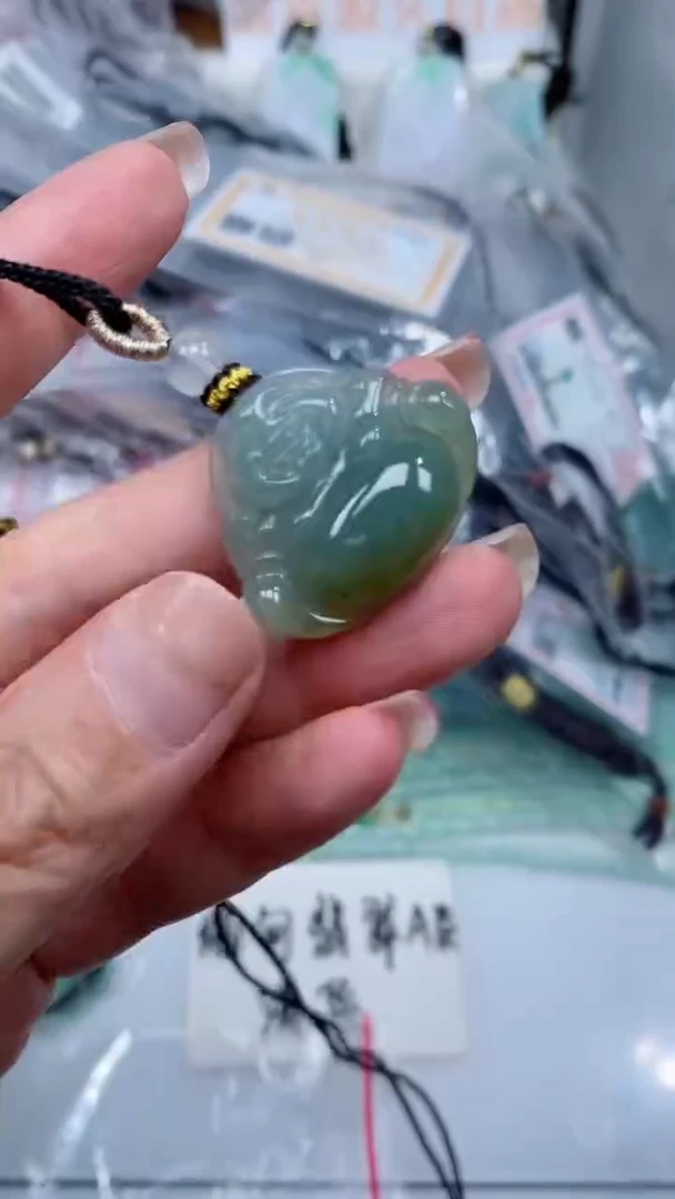 颈饰未镶嵌翡翠吊坠