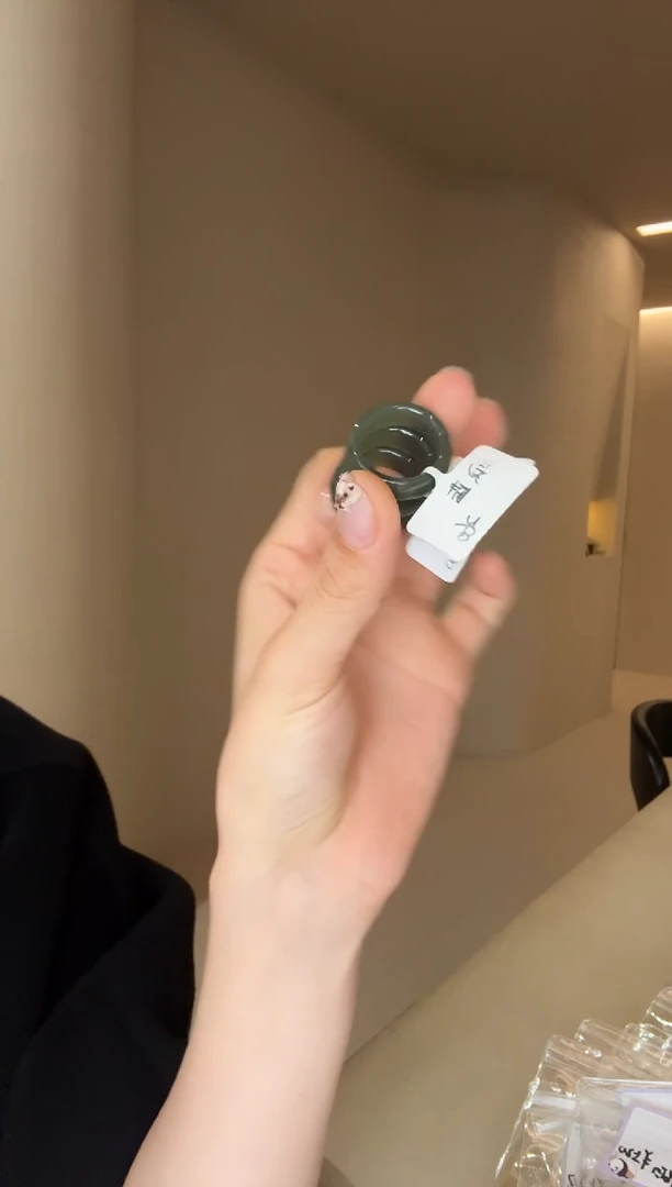 未镶嵌戒指和田玉17码深蓝多样性发其一