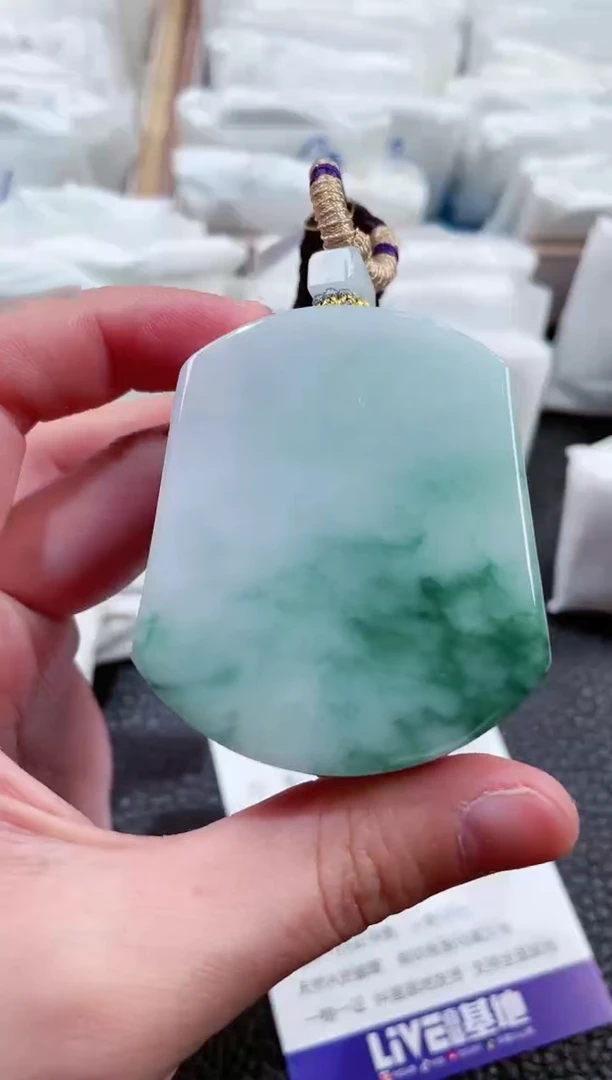 【闪购商品】翡翠颈饰未镶嵌00006142