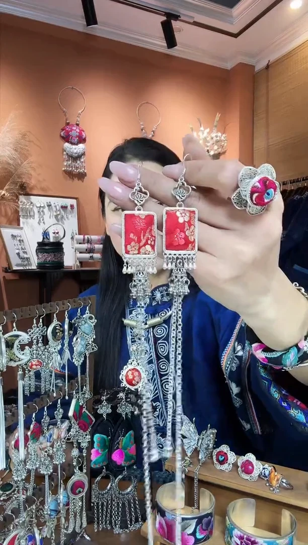 【闪购商品】刺绣纯手工民族风耳环