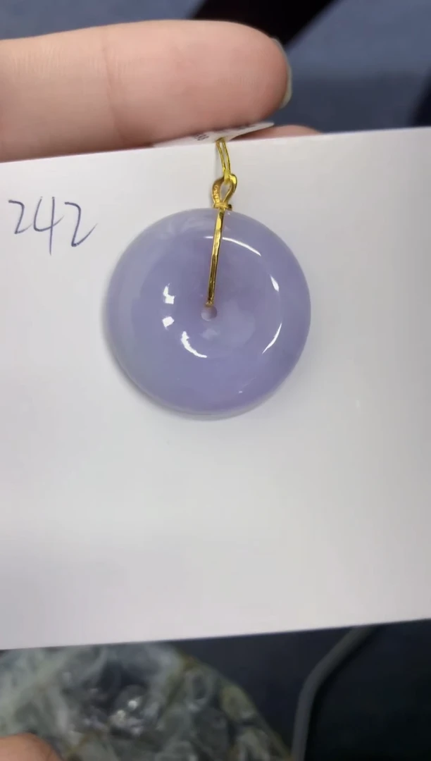 颈饰18K金镶嵌翡翠 翡翠