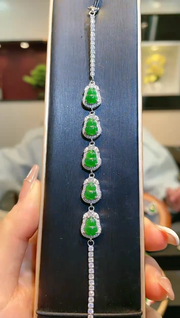 【闪购商品】翡翠颈饰银S925镶嵌A9天然A货翡翠手链