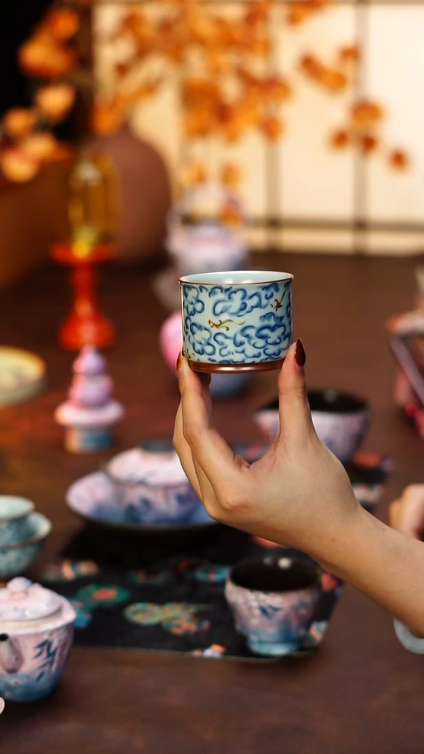 豫****亮青花祥云容天杯发样