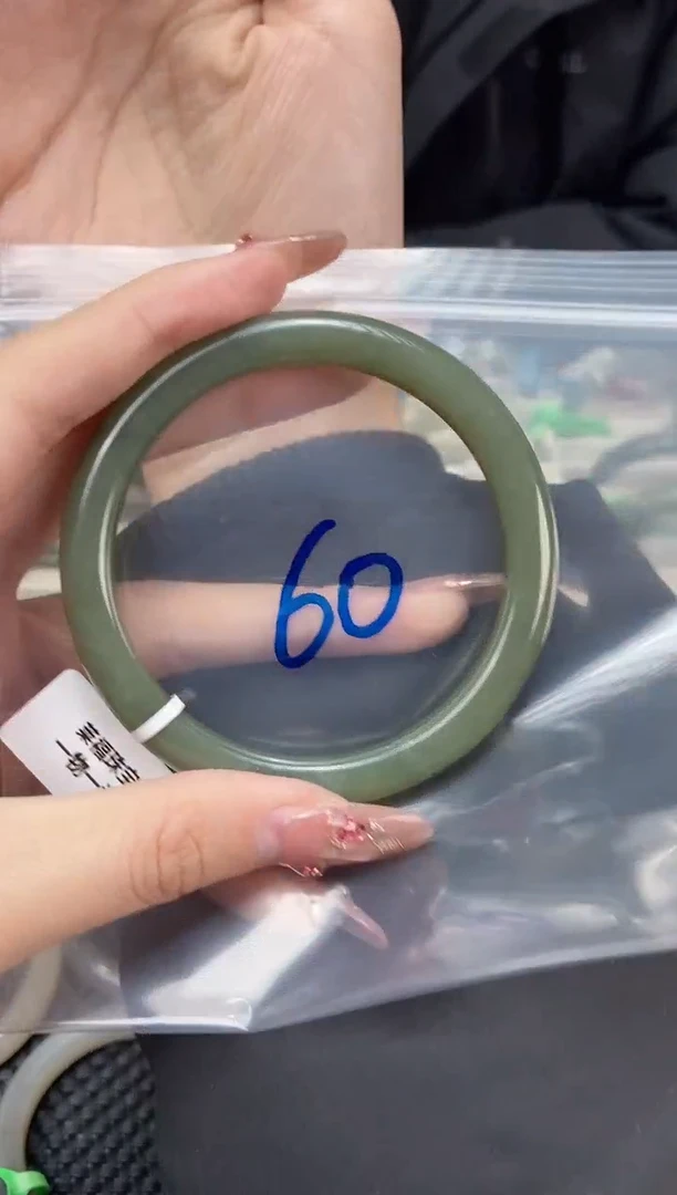 【闪购商品】和田玉手镯未镶嵌天然和田玉