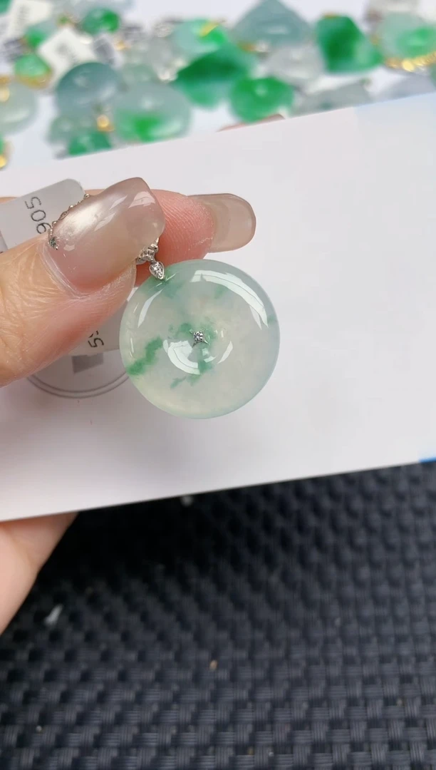 颈饰18K金镶嵌翡翠天然缅甸A货翡翠百元以上9元证书费自理