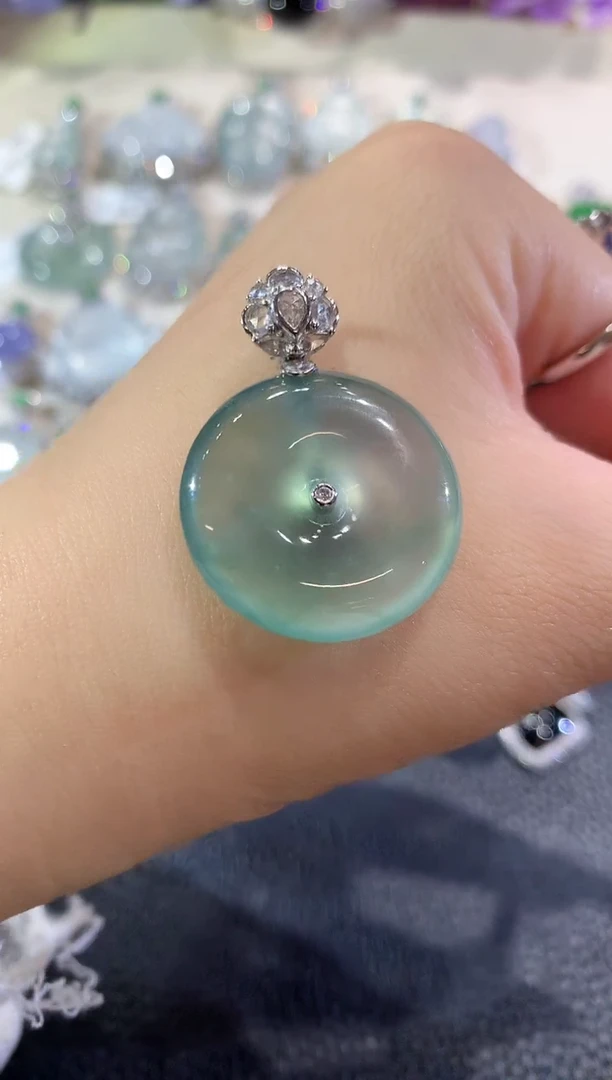 吊坠(不含链)18K金镶嵌翡翠C54