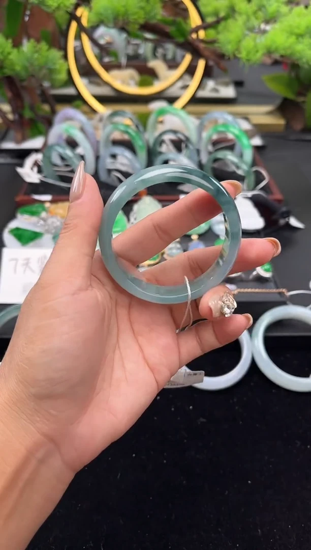 未镶嵌手镯翡翠手镯