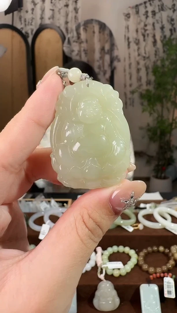 颈饰未镶嵌和田玉逍遥佛