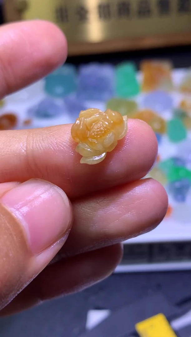 未镶嵌定制翡翠毛货