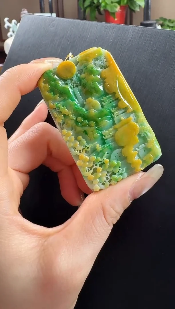 颈饰未镶嵌翡翠山水