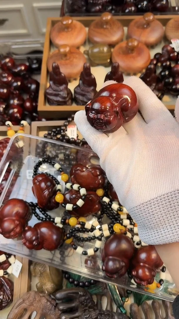 木质孤品猪手把件