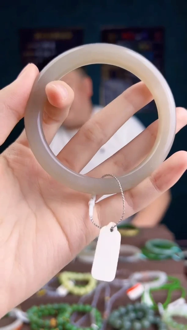 和田玉手镯未镶嵌多样性发货 拍一单发一个61