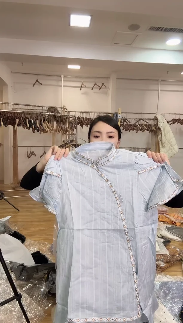 半袖  XL 130斤以里