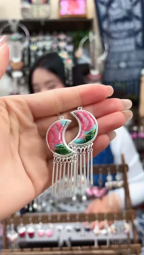 织绣民族风非遗老绣饰品540