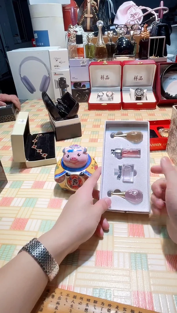 瓷片瓷器 库房到期 全部地板价@@1