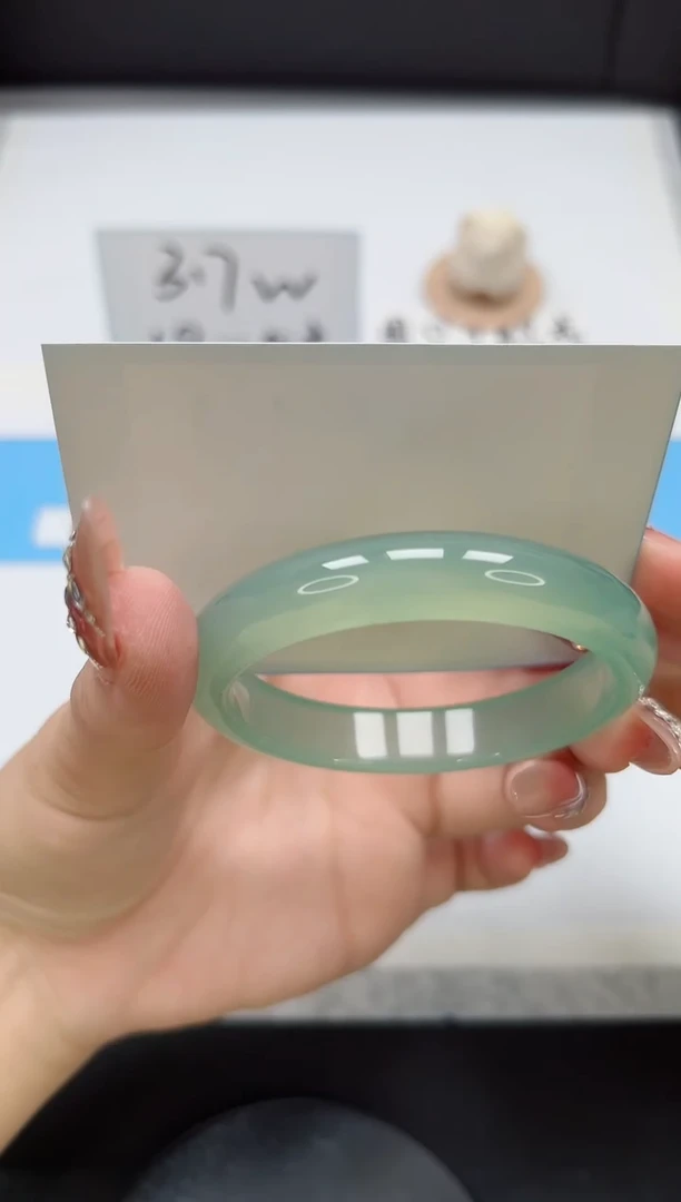 【闪购商品】石英质玉手镯未镶嵌156/55.1晴水