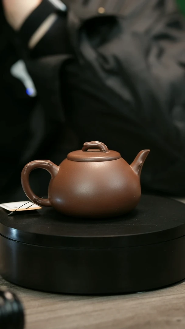 茶壶紫砂一****草H1747周卓琴底槽清树圆