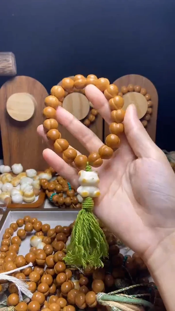 猴头核桃手串微瑕龙炎配饰款 小熊