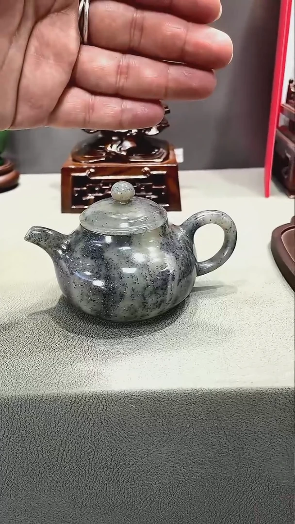 未镶嵌和田玉摆件摆件（和田玉茶壶）