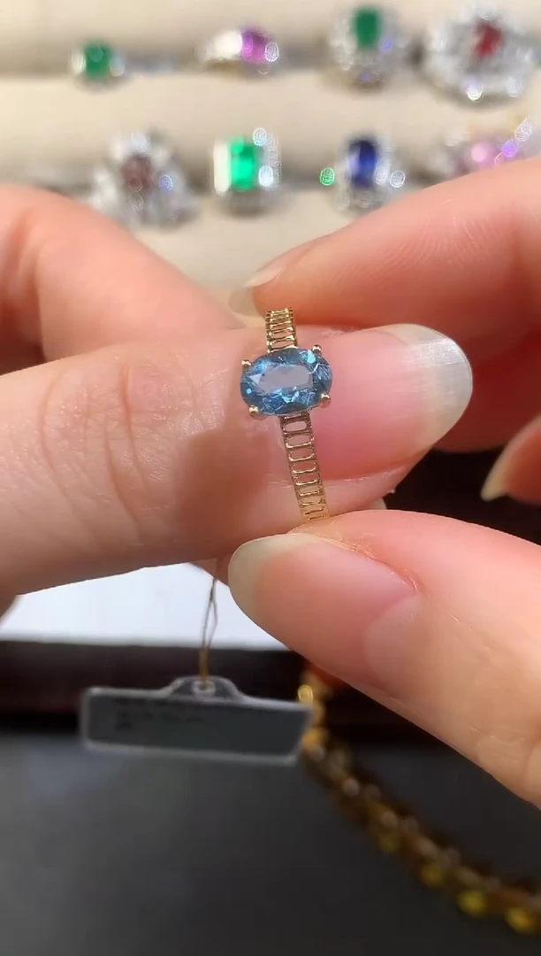 18K金镶嵌戒指海蓝宝石?****士D498|2980