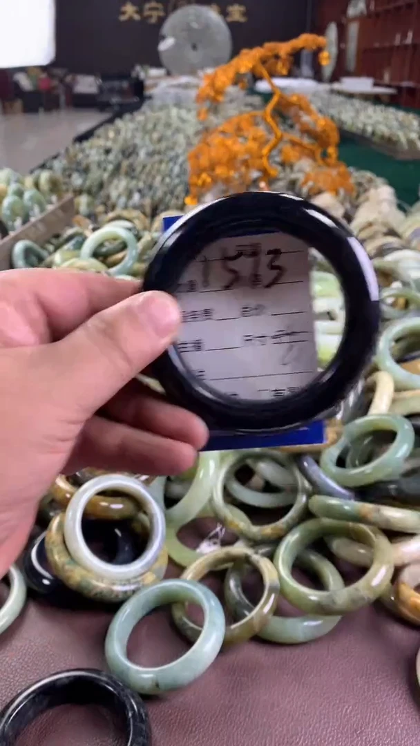 未镶嵌蛇纹石玉手镯1573