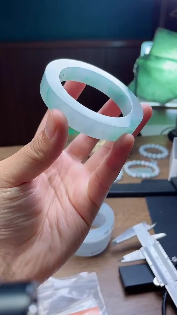 定制翡翠手镯未镶嵌悠****)定制