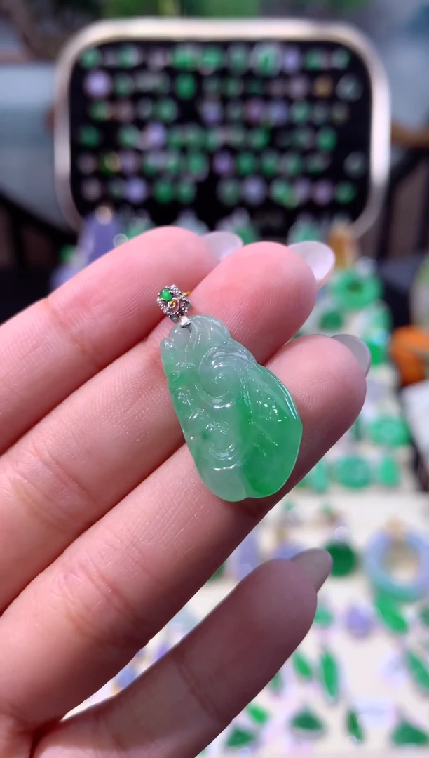 【闪购商品】翡翠颈饰18K金镶嵌缅甸天然A货翡翠