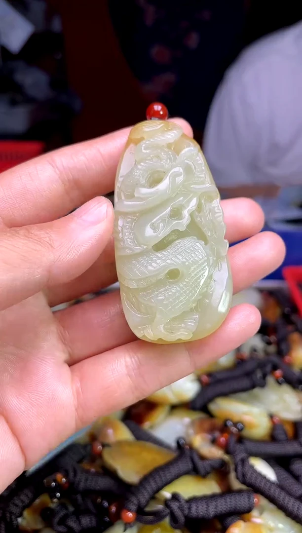 和田玉未镶嵌颈饰1