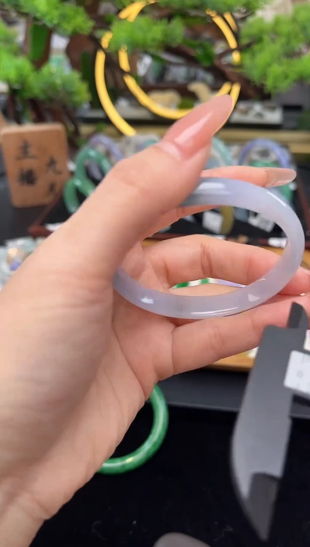 未镶嵌手镯翡翠手镯