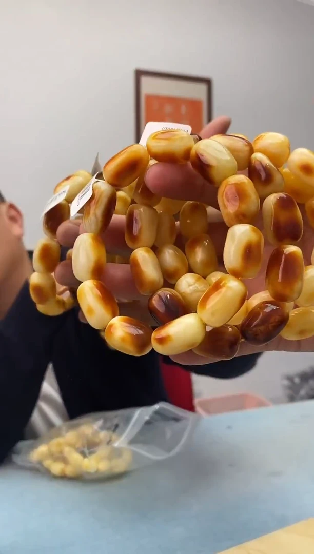 蜜蜡未镶嵌珠宝奇石假一罚十，多样性发一件029