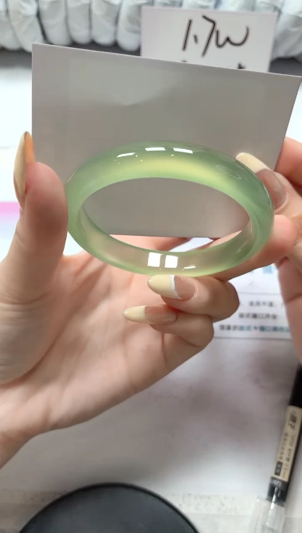 石英质玉手镯未镶嵌95-55.7薄荷