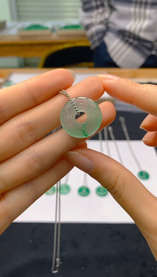 【闪购商品】石英质玉颈饰合金090