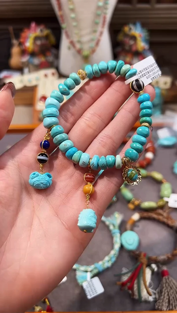 18K金镶嵌绿松石手链藏扣手链