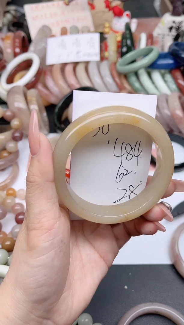 未镶嵌手镯石英质玉484