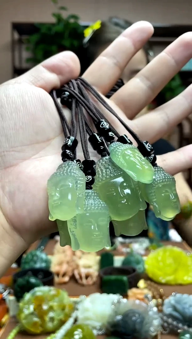 未镶嵌岫玉吊坠多样性发货发其中之一