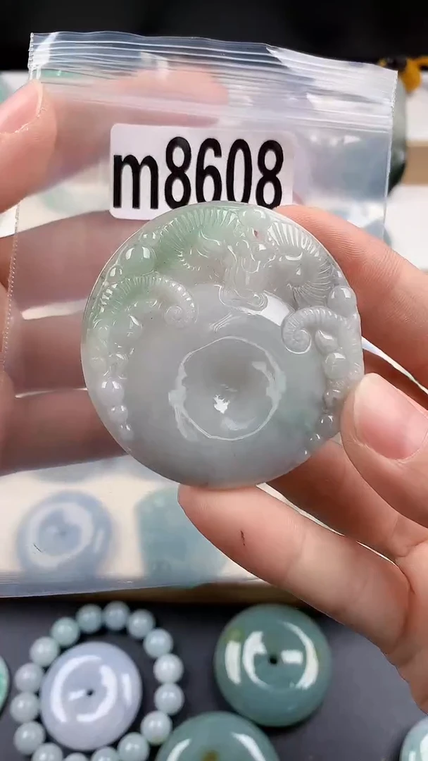 颈饰未镶嵌翡翠天然翡翠吊坠挂件