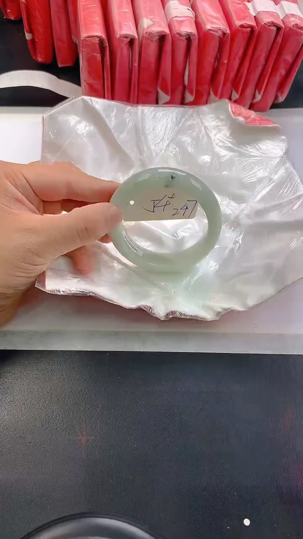 未镶嵌手镯翡翠247