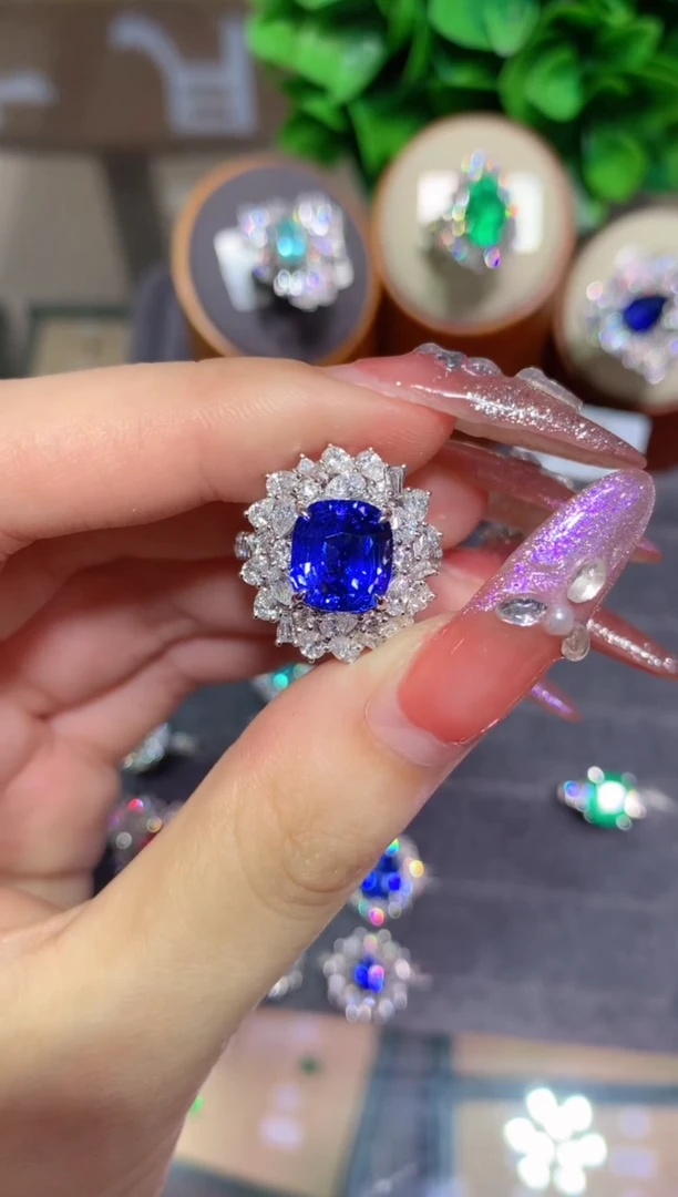 戒指蓝宝石18K金镶嵌董*董5.03ct
