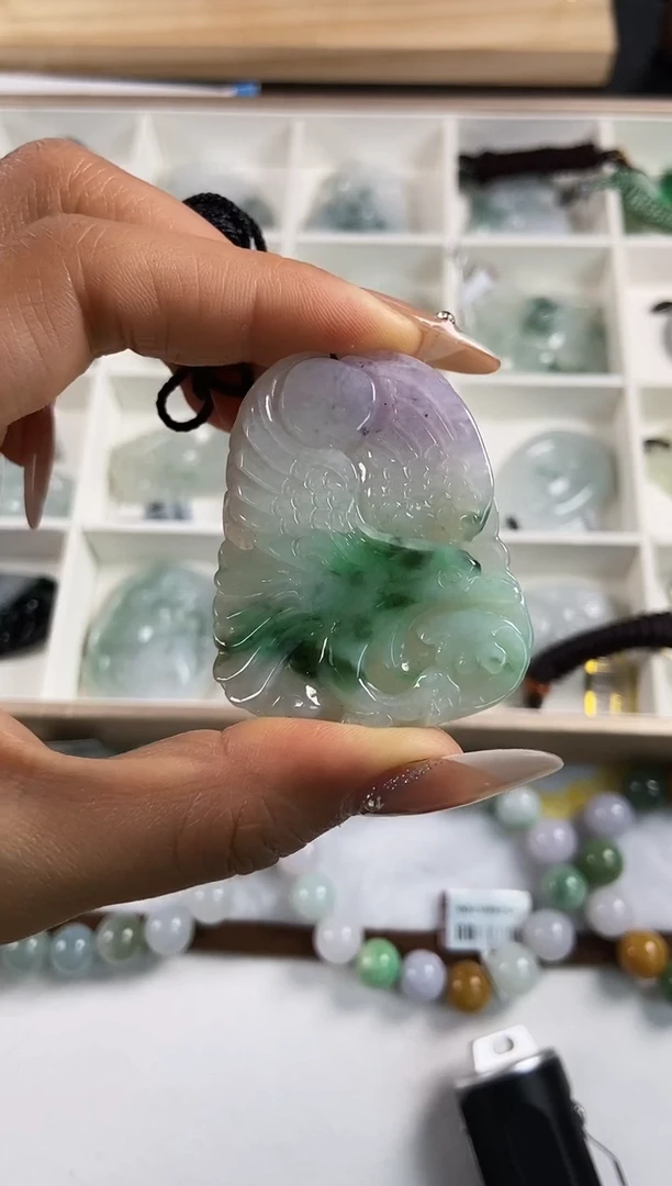 翡翠未镶嵌颈饰吊坠