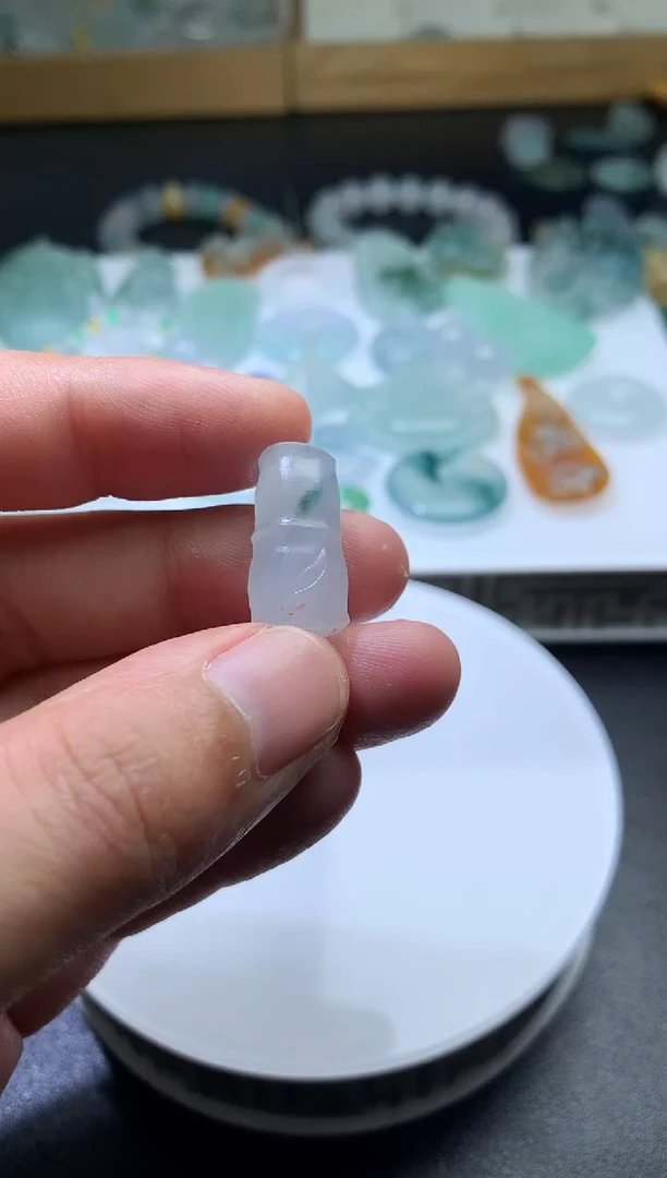 未镶嵌定制翡翠毛货