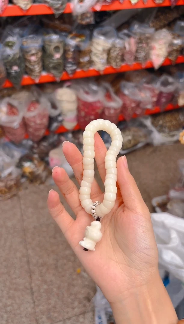 吊坠菩提根/象牙果白色大肠带美丽的