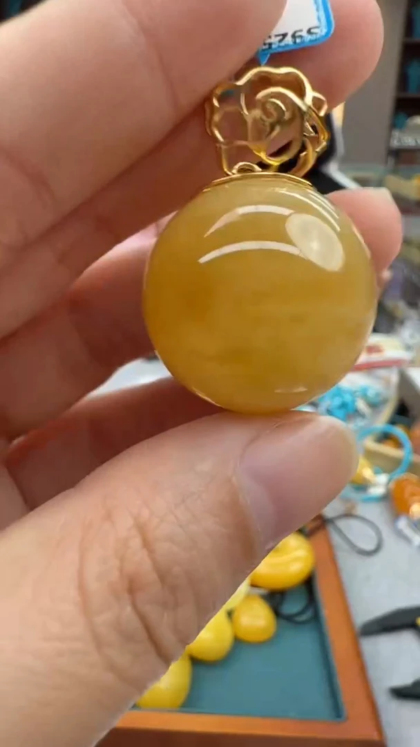 琥珀颈饰未镶嵌7秒拍号 假一罚三